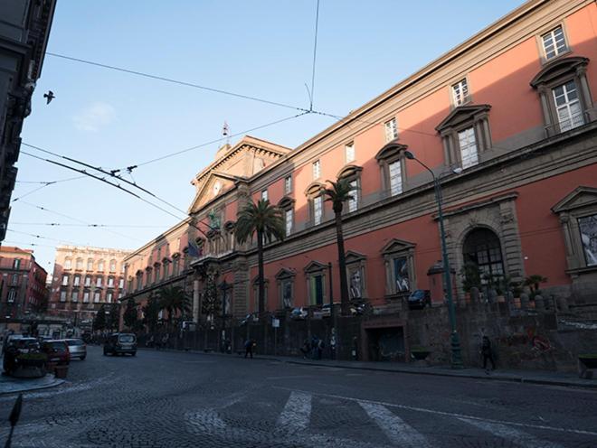 Artis Domus Bed & Breakfast Napoli Bagian luar foto