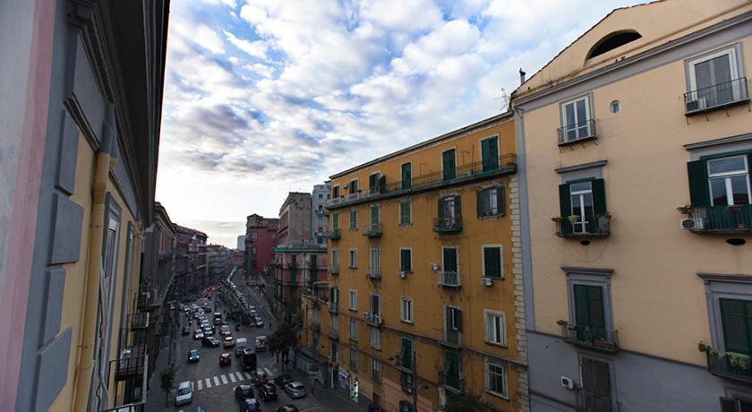 Artis Domus Bed & Breakfast Napoli Bagian luar foto